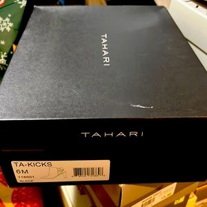 Tahari size 6 black heels. Sling back suede.
